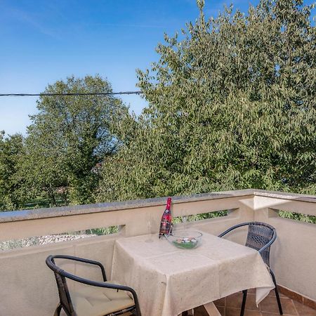 Cozy Apartment In Malinska Dubasnica With Wifi מראה חיצוני תמונה