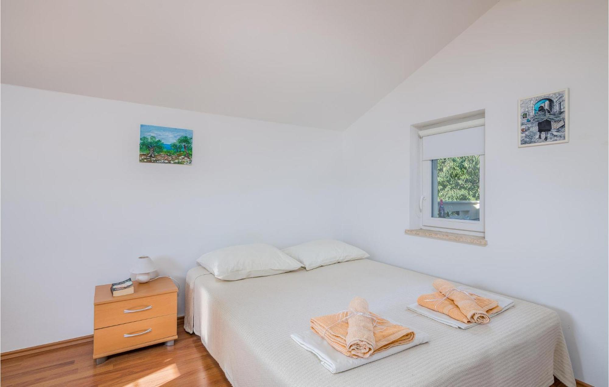 Cozy Apartment In Malinska Dubasnica With Wifi מראה חיצוני תמונה