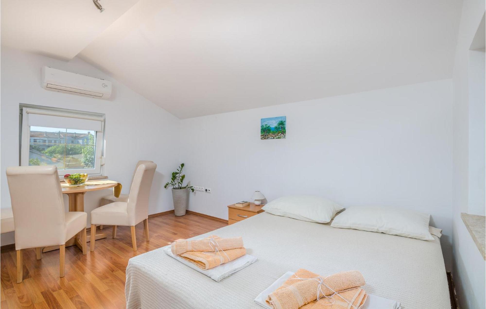 Cozy Apartment In Malinska Dubasnica With Wifi מראה חיצוני תמונה
