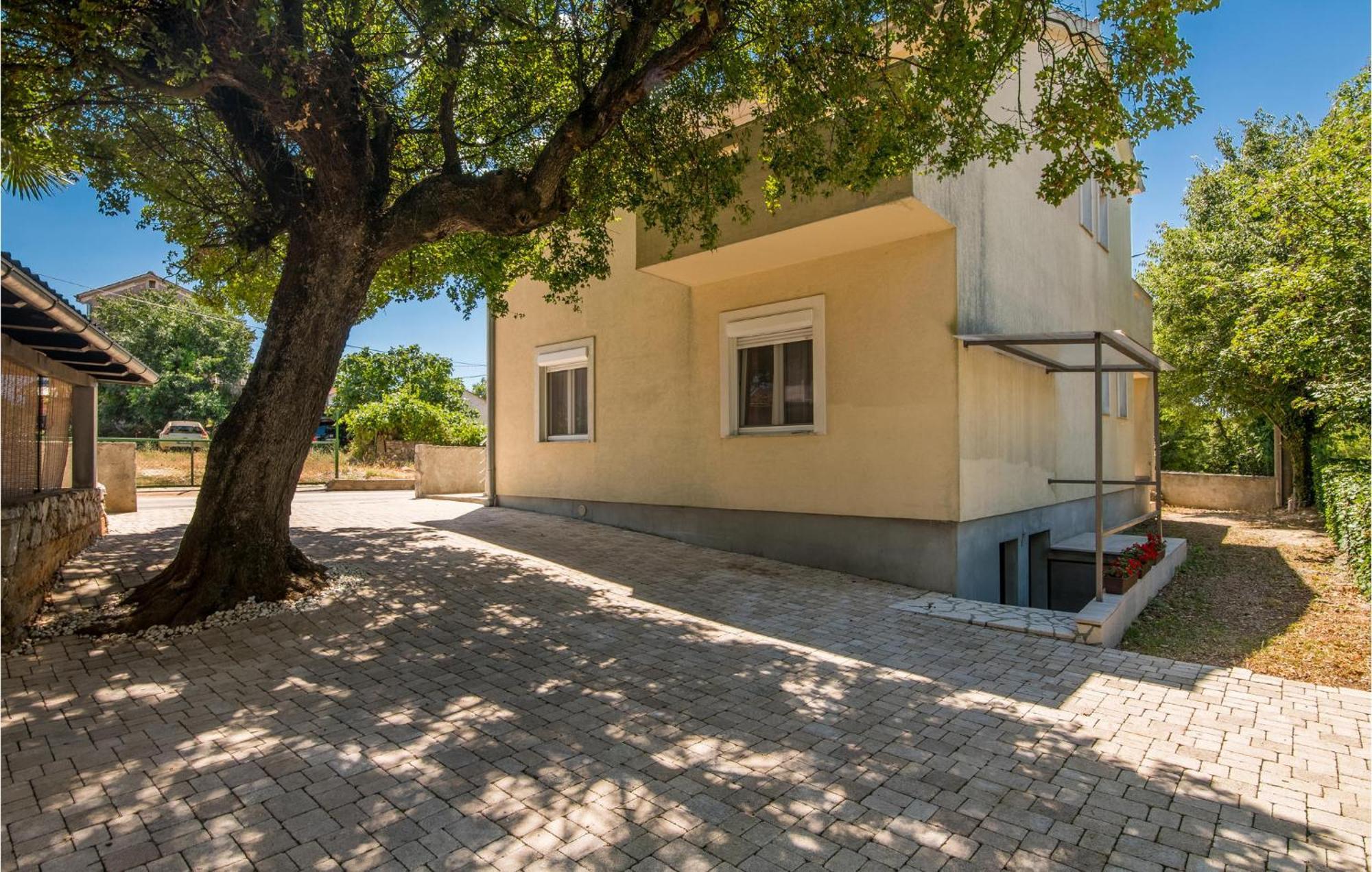 Cozy Apartment In Malinska Dubasnica With Wifi מראה חיצוני תמונה